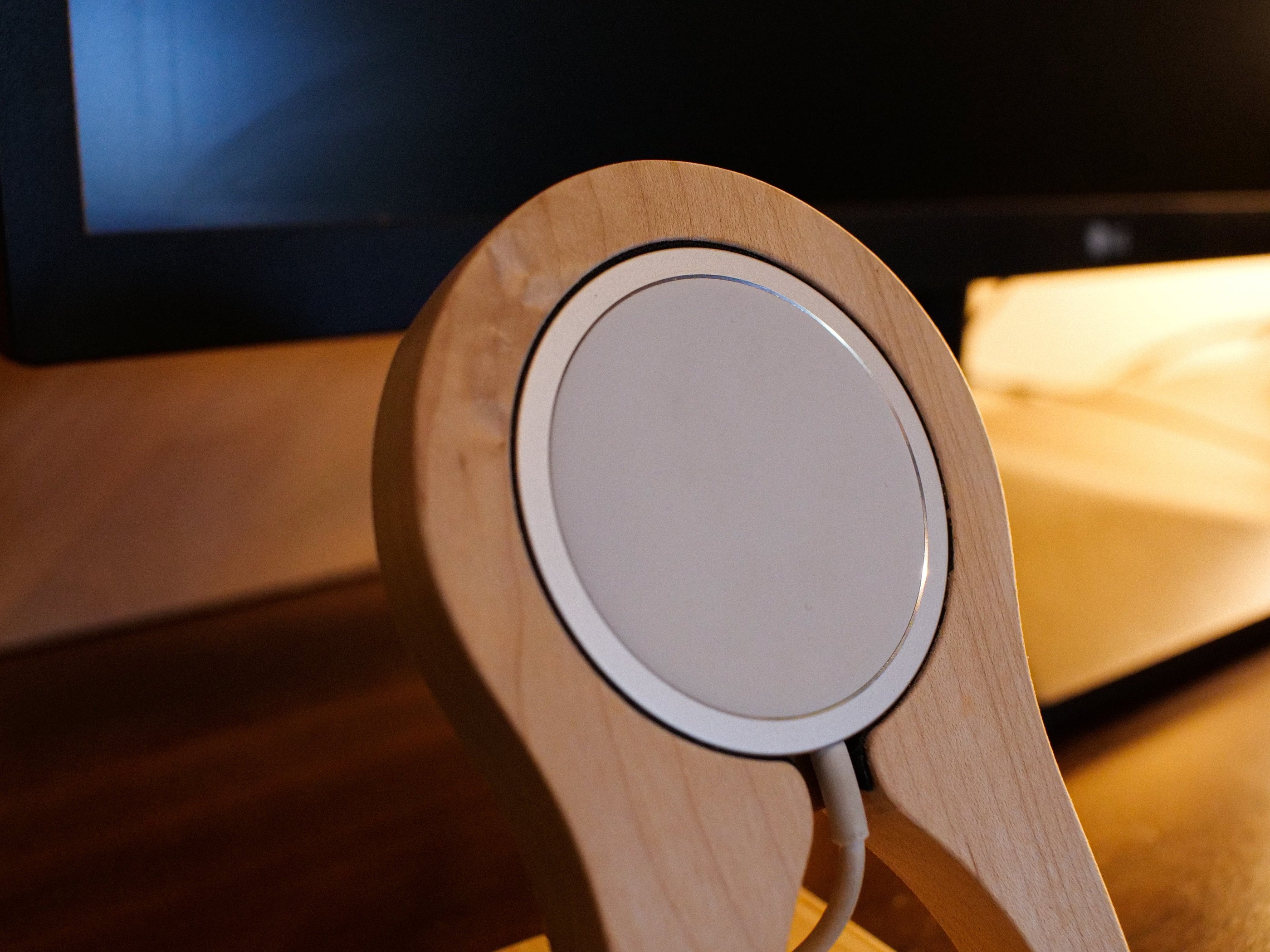 Magnetic Wireless Charging Stand
