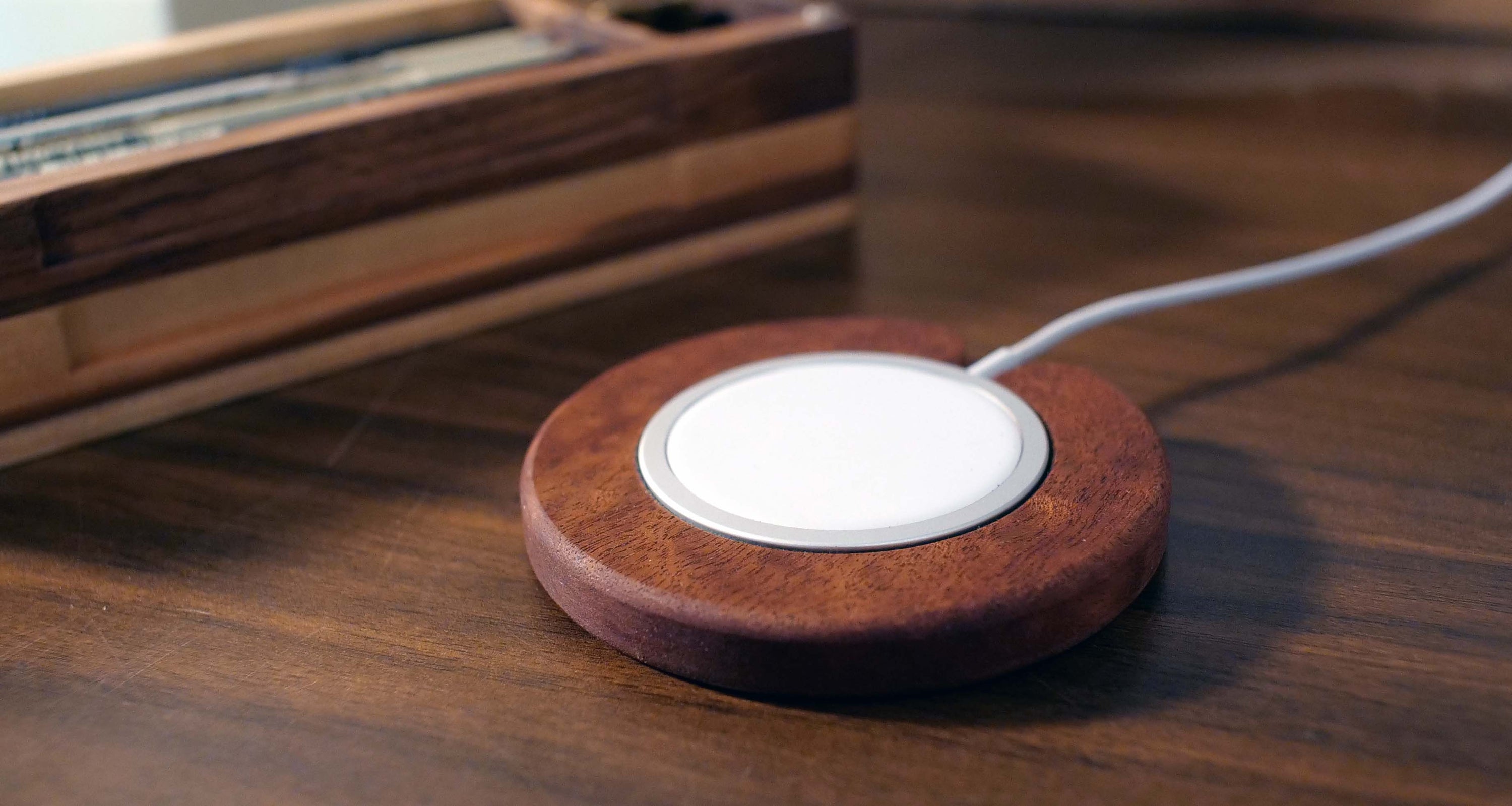 Wood MagSafe Charger Stand, Toast